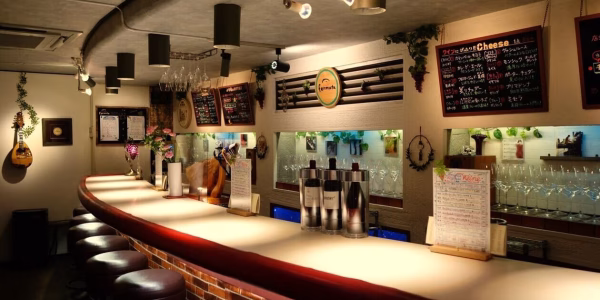 ワインバーフェルマータの内観